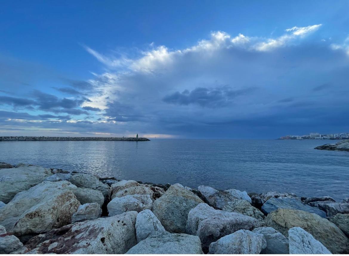 Cosy Sunrise Beach ตอร์เรโมลิโนส ภายนอก รูปภาพ
