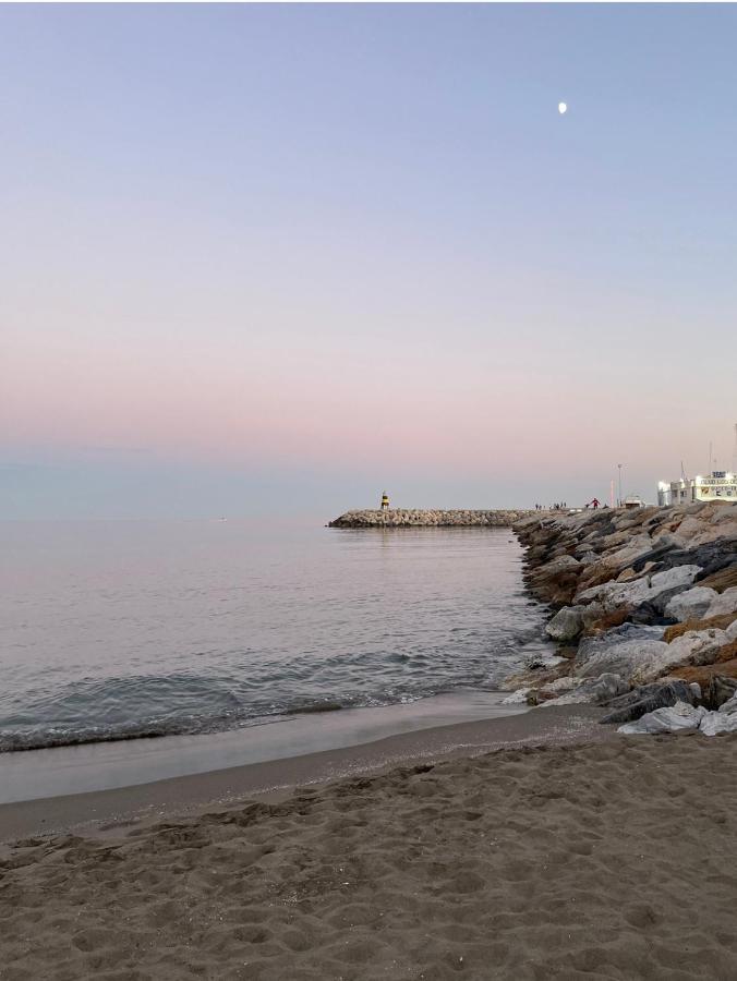Cosy Sunrise Beach ตอร์เรโมลิโนส ภายนอก รูปภาพ
